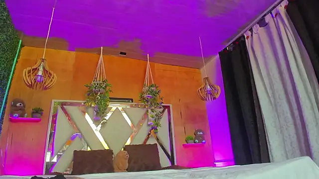 Snapshot of valery_delux chatting on 03/04/26, 01:28 valery delux online show from 03/04/26, 01:28