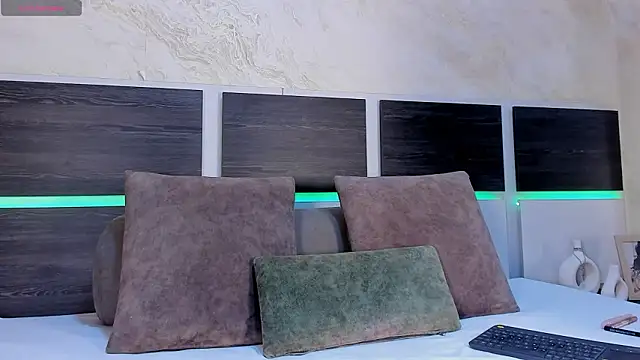 Natalia Cruzz online show from 03/18/26, 08:01