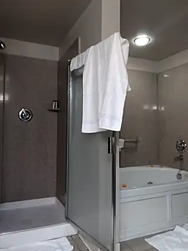 VelvetRae online show from 03/03/26, 07:36