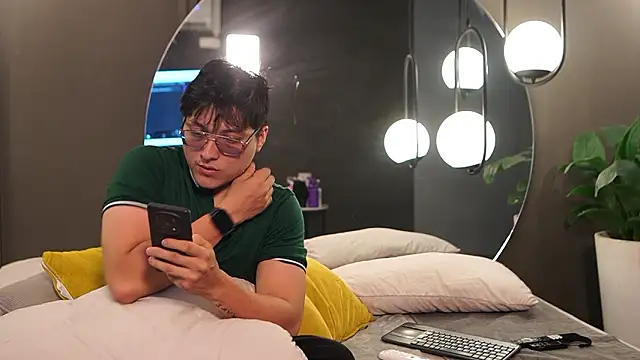 Mia and Belmonth online show from 03/19/26, 06:45