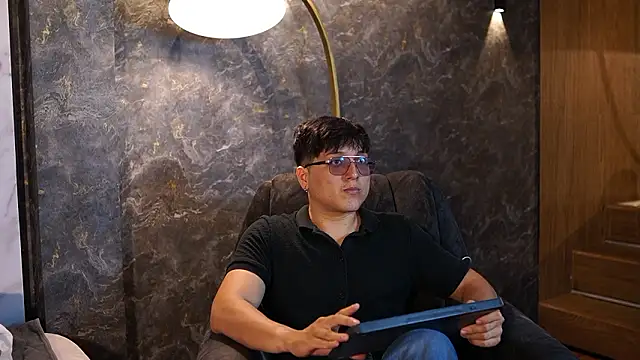 Mia and Belmonth online show from 03/29/26, 07:25