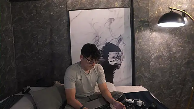 Mia and Belmonth online show from 04/09/26, 07:08