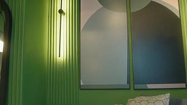 Mia and Belmonth online show from 04/20/26, 07:04