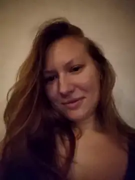 Snapshot of August_Shine chatting on 03/31/26, 06:41 August Shine online show from 03/31/26, 06:41