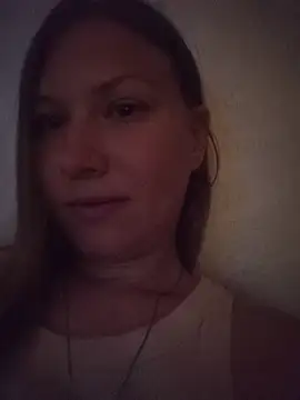 Snapshot of August_Shine chatting on 05/20/26, 06:14 August Shine online show from 05/20/26, 06:14