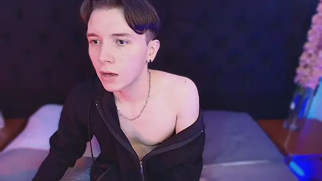 hollannd  online show from 03/27/26, 04:18