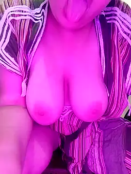 Snapshot of HoT_LiiiNa chatting on 08/01/26, 09:46 HoT LiiiNa online show from 08/01/26, 09:46
