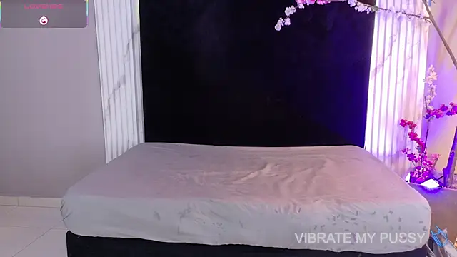 Danteandviolete cr online show from 04/14/26, 11:27