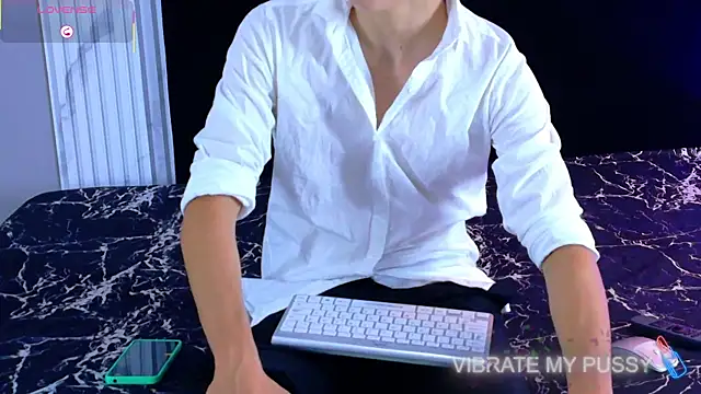 Snapshot of Danteandviolete_cr chatting on 05/02/26, 11:37 Danteandviolete cr online show from 05/02/26, 11:37