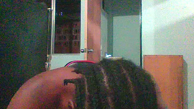 Snapshot of charles_king chatting on 08/04/26, 05:43 charles king online show from 08/04/26, 05:43