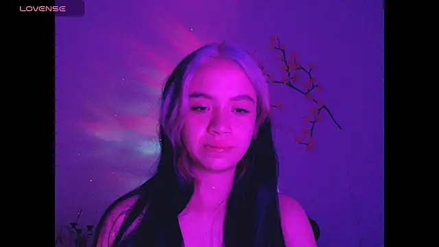 Snapshot of sweet_molly420 chatting on 06/01/26, 05:31 sweet molly420 online show from 06/01/26, 05:31