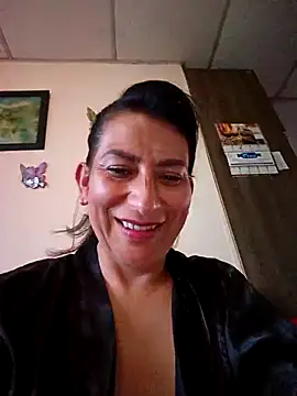 Lucia Rios online show from 04/21/26, 10:56