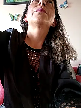 Snapshot of Lucia_Rios chatting on 04/22/26, 10:33 Lucia Rios online show from 04/22/26, 10:33