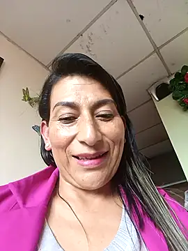 Snapshot of Lucia_Rios chatting on 05/01/26, 10:03 Lucia Rios online show from 05/01/26, 10:03
