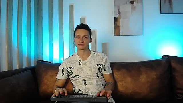 Snapshot of DIEGO_JONES chatting on 05/29/26, 12:58 DIEGO JONES online show from 05/29/26, 12:58