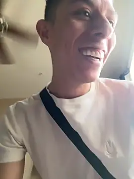 Snapshot of sam_damn chatting on 07/30/26, 03:33 sam damn online show from 07/30/26, 03:33