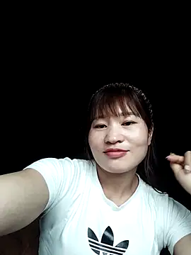 Snapshot of Lilinn_ chatting on 04/28/26, 03:22 Lilinn online show from 04/28/26, 03:22