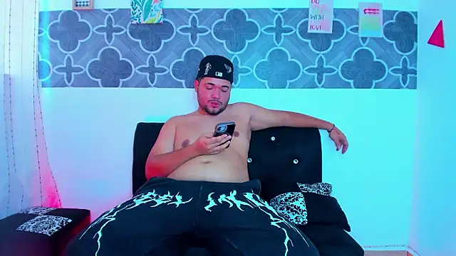 Sakura Velvet online show from 03/07/26, 09:56