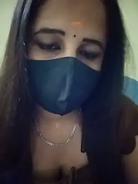 Snapshot of Tamil_Rani- chatting on 06/21/26, 06:32 Tamil Rani- online show from 06/21/26, 06:32