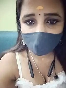 Snapshot of Tamil_Rani- chatting on 06/24/26, 06:18 Tamil Rani- online show from 06/24/26, 06:18