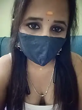 Snapshot of Tamil_Rani- chatting on 06/25/26, 05:28 Tamil Rani- online show from 06/25/26, 05:28