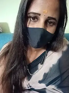 Snapshot of Tamil_Rani- chatting on 07/07/26, 06:47 Tamil Rani- online show from 07/07/26, 06:47