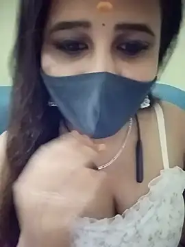 Snapshot of Tamil_Rani- chatting on 07/07/26, 07:29 Tamil Rani- online show from 07/07/26, 07:29