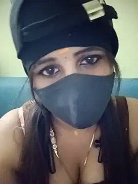 Snapshot of Tamil_Rani- chatting on 07/21/26, 05:04 Tamil Rani- online show from 07/21/26, 05:04