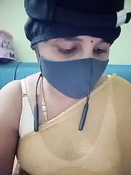 Snapshot of Tamil_Rani- chatting on 07/28/26, 05:58 Tamil Rani- online show from 07/28/26, 05:58