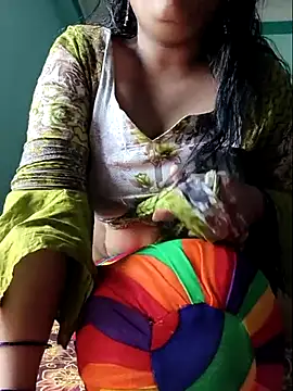 Snapshot of Beauty-3 chatting on 07/02/26, 08:42 Beauty-3 online show from 07/02/26, 08:42