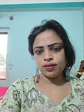 Snapshot of Beauty-3 chatting on 07/07/26, 06:47 Beauty-3 online show from 07/07/26, 06:47