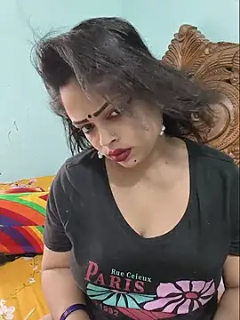 Snapshot of Beauty-3 chatting on 07/14/26, 02:05 Beauty-3 online show from 07/14/26, 02:05