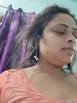 Snapshot of Beauty-3 chatting on 07/17/26, 03:02 Beauty-3 online show from 07/17/26, 03:02