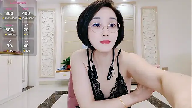 Snapshot of Nana-NN chatting on 05/05/26, 07:38 Nana-NN online show from 05/05/26, 07:38