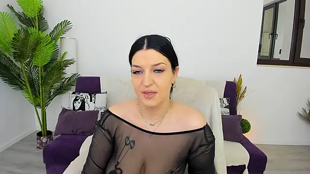 Karinna Shine online show from 03/04/26, 04:24