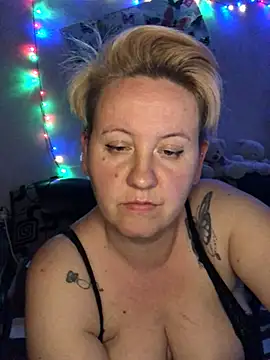Snapshot of SofiaAmour chatting on 04/19/26, 08:00 SofiaAmour online show from 04/19/26, 08:00