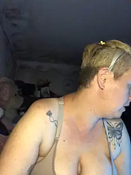 Snapshot of SofiaAmour chatting on 06/16/26, 06:43 SofiaAmour online show from 06/16/26, 06:43