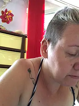 Snapshot of SofiaAmour chatting on 08/04/26, 11:57 SofiaAmour online show from 08/04/26, 11:57