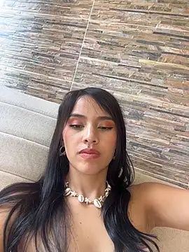 Mia-villalobos online show from 04/01/26, 04:37