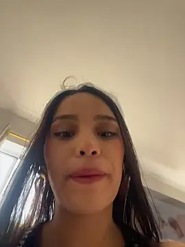 Mia-villalobos online show from 04/06/26, 02:29