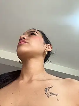 Snapshot of Mia-villalobos chatting on 06/16/26, 05:26 Mia-villalobos online show from 06/16/26, 05:26