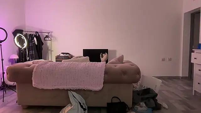 Naughtyblondex online show from 04/24/26, 09:39