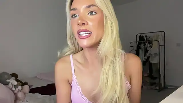 Snapshot of Naughtyblondex chatting on 07/30/26, 09:58 Naughtyblondex online show from 07/30/26, 09:58
