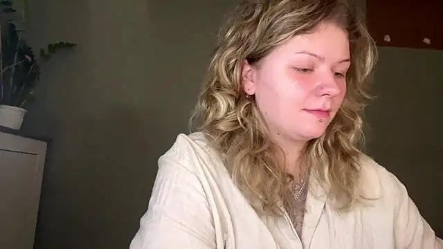 YoungAlina online show from 04/15/26, 01:18