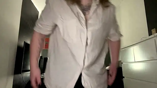 YoungAlina online show from 04/18/26, 10:41