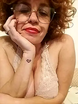 Snapshot of roxybykiss chatting on 04/29/26, 02:04 roxybykiss online show from 04/29/26, 02:04