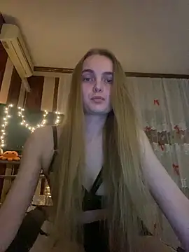 LunaVey online show from 05/12/26, 06:38