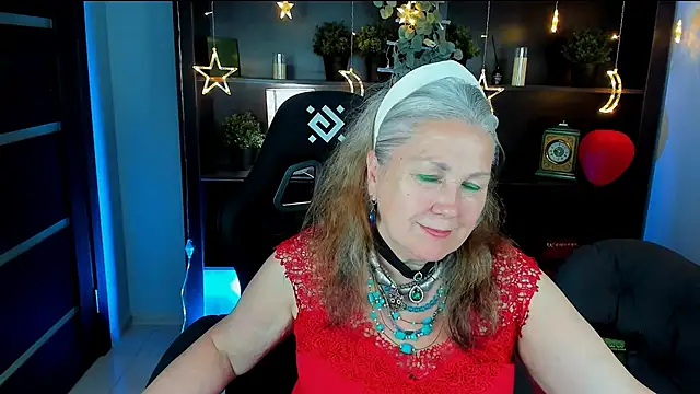 Snapshot of LilaMaharani chatting on 06/19/26, 01:37 LilaMaharani online show from 06/19/26, 01:37