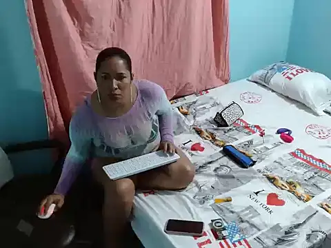 Snapshot of RenataGrimaldi chatting on 03/03/26, 02:23 RenataGrimaldi online show from 03/03/26, 02:23