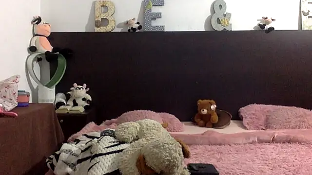 mommy-Milf online show from 04/14/26, 01:44